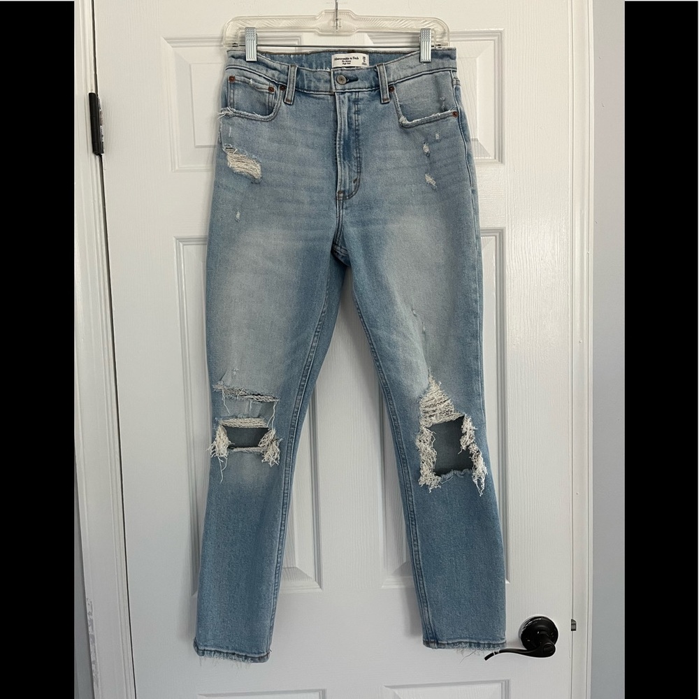 Abercrombie & Fitch The Skinny High Rise Jean, Women’s Size 28, 6, Light Wash